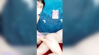 Lên live địt bạn gái kiếm chút xèng