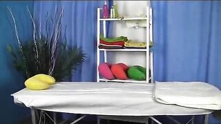 Massage bướm lên đỉnh 35