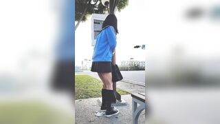 Đi ngay giữa đường
