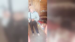 Đang me bà dì