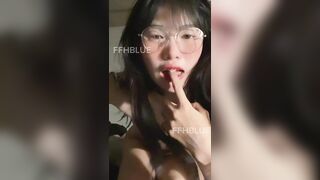 Gái xinh loli kính cận damdang 2