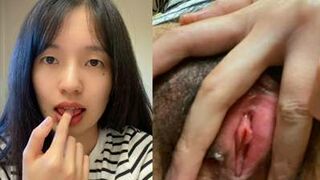 Gái Dâm Ngồi Trên Ghế Móc Lồn Hồng Hồng