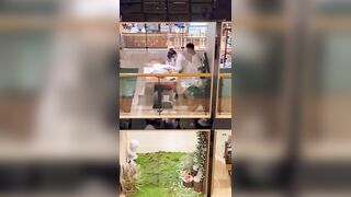Đang học mà thằng bạn cứ móc