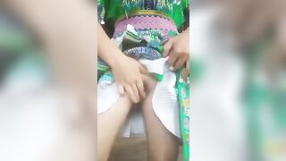 Em gái bản bím non thủ dâm🤪