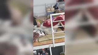 Nên làm gì đây các bác?? Ngủ dậy thấy em gái mình nằm thủ dâm