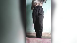 em gái cởi đồ siêu thích