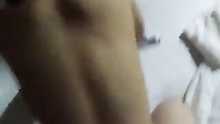 Check hàng em gymer vú to tròn trong khách sạn