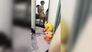 doogy bà chị gái chuppy nứng lồn mặt xinh dâm đãng trước gương
