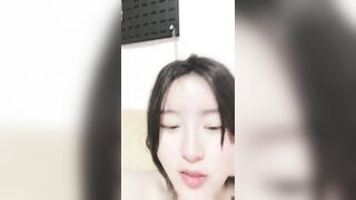 mặt em xinh như búp bê nhưng em dâm