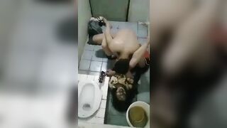 Đi Hát Uống Say Bị Dắt Vào Wc Hiếp Mất Đời Gái 2