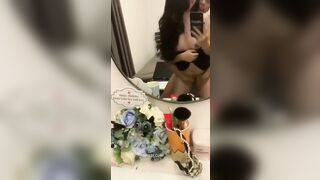 Anh Với Bồ Em Ai Địt Em Sướng Lồn Hơnn