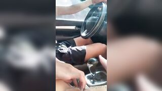 Thủ dâm bắn nước ra đầy người anh lái xe