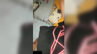 Em Sướng Quá Nhưng Không Dám Rên Too
