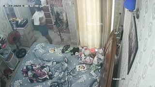 Camera Quay Lén Gái Mới Lớn Thay Đồ Vú Siêu Ngonn