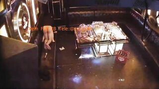 Dân Chơi Đi Hát Karaoke Nứng Cặc Đè Ngửa NHân Viên Ra Địt p1