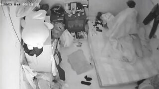2 em học sinh canh bố mẹ vắng nhà dẫn nhau về dạy địt nhau vô tình bị check cam thấy