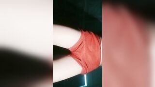 Bé k11 cần tiền