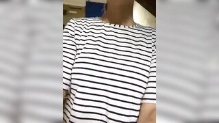 Cô Nội Trợ Show Vú Kiếm Tiền Trên App Sex