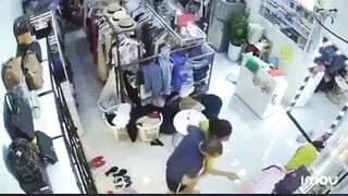 Thanh Niên Hiếp Dâm Chủ Shop Quần Áo Tại Vĩnh Phúc