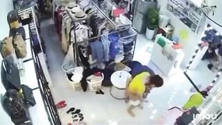 Thanh Niên Hiếp Dâm Chủ Shop Quần Áo Tại Vĩnh Phúc
