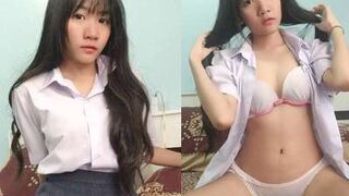 Minh Huyền 2ka9 Trời Nóng Quá Show Lồn Cho Cả Nhà Xem