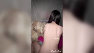Đang chịch con em chuẩn bị ra thì bố mẹ về cay vl
