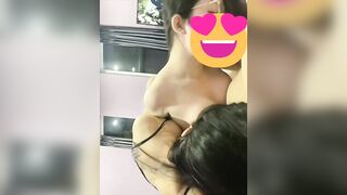 Nhà có mỗi con cu của e zai hai chị em cứ tranh nhau bú