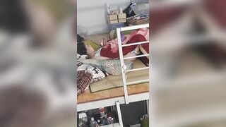 Quay Lén Em Gái Sinh Viên Vừa Xem Sex Thủ Dâm Dài 10 Phút