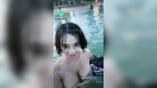 Rosababyvip ở chuồng tắm biển. Buồn thì kiếm trai chụp hình khoe hàng giải sầu