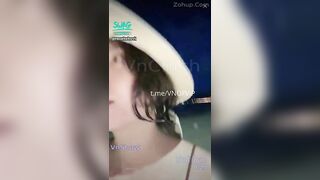 Rosababyvip ở chuồng tắm biển. Buồn thì kiếm trai chụp hình khoe hàng giải sầu