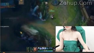 Chơi game kỹ năng thì e hơi yếu nhưng kỹ năng móc lồn thì bá đạo rùi