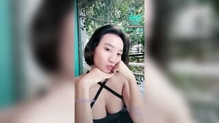 rosababyvip khoe vú lồn trong quán cafe nứng quá vào WC thủ dâm cực ngon