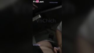 Nhấp vào mu lồn to múp rụp của cô bạn chubby vú bự