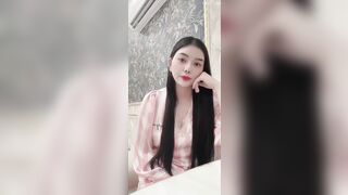 Nguyễn Thị Bích Tuyền 1996 Nợ Xấu Vì Mua Sh Cho Anh Người Yêu