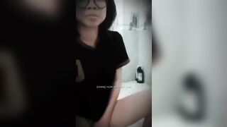 Em gái love 10 bị bạn lừa quay clip thủ dâm