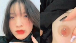 Em Học Sinh Love 11 Mới Xỏ Khuyên Núm Vú Về Lên Mạng Khoe Chiên Tích