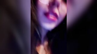 Em Tây thủ dâm ngoài đường bị phát hiện