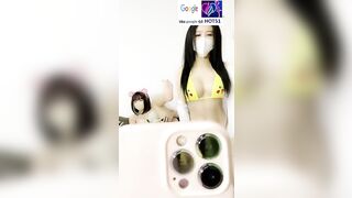 2 gái xinh live fb