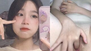 Gái Xinh Love 10 Trốn Trong Phòng Ngủ Móc Lồn Live Kiếm Tiền