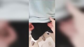 Giáo Viên gạ gẫm học sinh vào nhà vệ sinh địt nhau