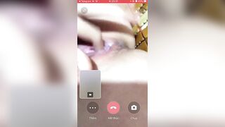 Thác loạn, mẹ call video sex với con trai khi chồng ngủ