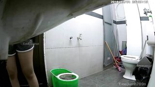 Quay lén chị dâu tắm
