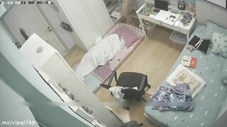 Hack cam 2 chị em ở nhà thả rông