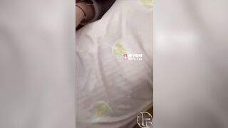 Đè em dâu ra địt xong e trai với vợ về