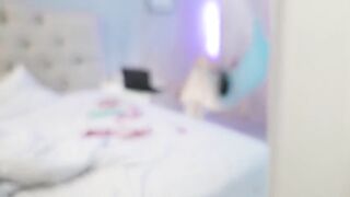 bắt gặp chị họ đang thủ dâm