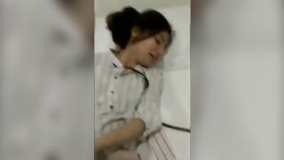 Mai Nyc lấy ck nên địt cái cho có kỉ niệm xong bị phát hiện