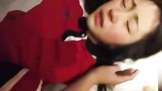 Loli đeo kính bị hiếp p2