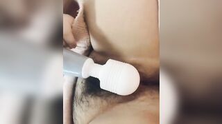 Em phương Lồn nhiều lông thủ dâm với biểu cảm cực dâm