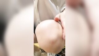 Em gái thủ dâm ngoài đường bị bắt gặp rồi địt luôn phần 1