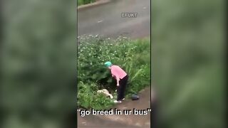 Đang public thì bị bà lão đánh đuổi đi